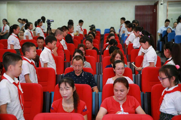 “十岁礼”活动现场。.jpg “十岁礼”活动现场。.jpg