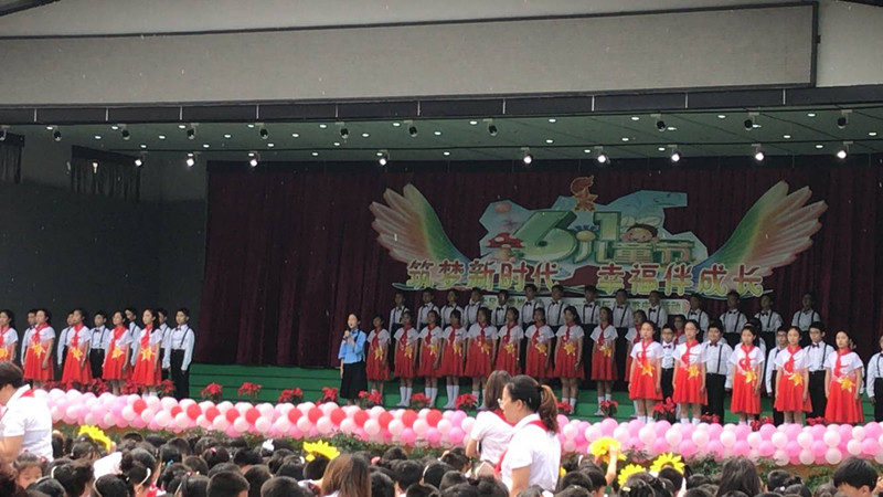 六年级集体诗朗诵《青春中国.jpg 六年级集体诗朗诵《青春中国.jpg