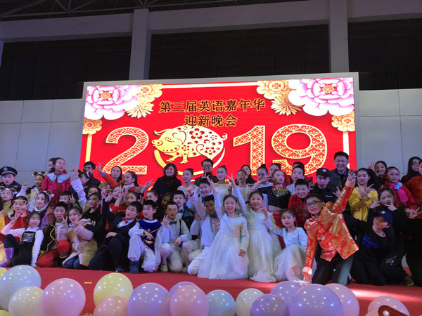 集体合影。.jpg 集体合影。.jpg