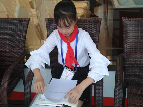 李佳璇.jpg 李佳璇.jpg