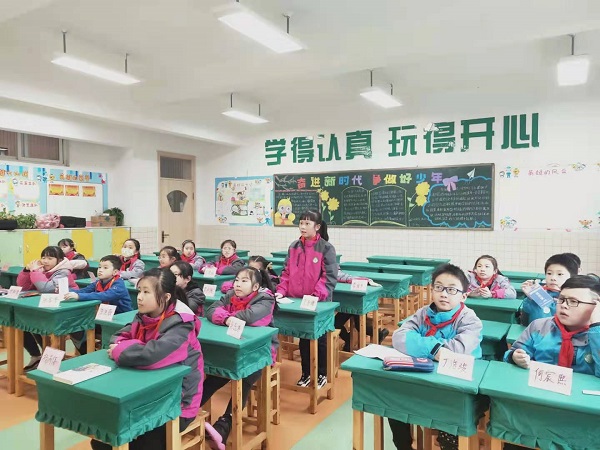 认真1.jpg 认真1.jpg