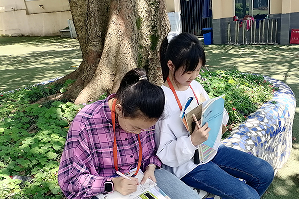 准备采访提纲。.jpg 准备采访提纲。.jpg