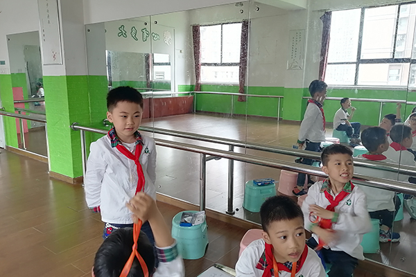 积极回答问题。.jpg 积极回答问题。.jpg