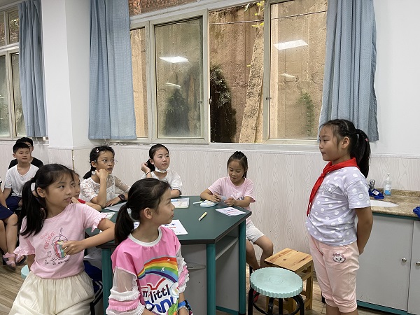 小记者自我介绍。.jpg 小记者自我介绍。.jpg