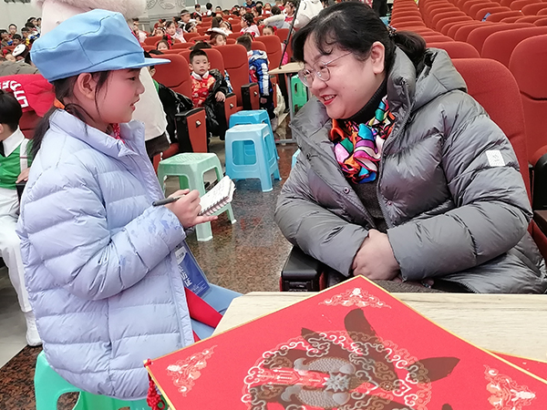 程诗懿采访徐涛书记。.jpg 程诗懿采访徐涛书记。.jpg