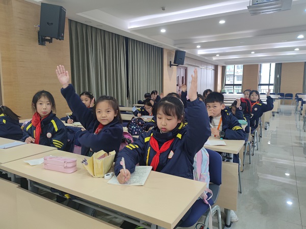 13设计校园新闻调查问卷(下)1677227433534.jpg 13设计校园新闻调查问卷(下)1677227433534.jpg