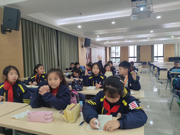 13设计校园新闻调查问卷(下)1677227433559.jpg 13设计校园新闻调查问卷(下)1677227433559.jpg