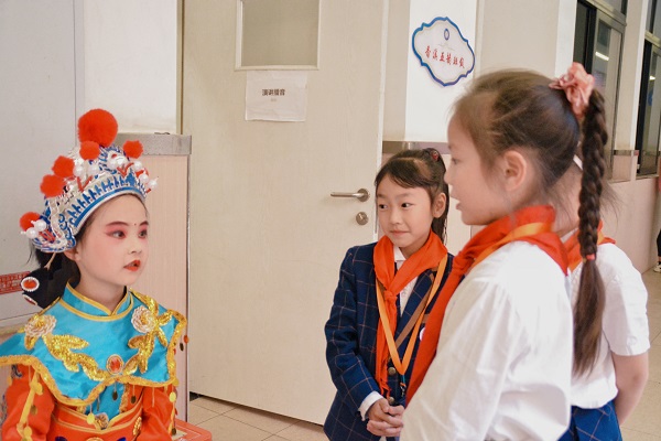 表演学生说表演。.jpg 表演学生说表演。.jpg